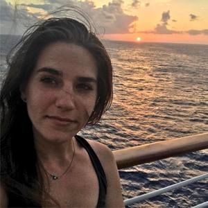 Meet your Posher, Marissa